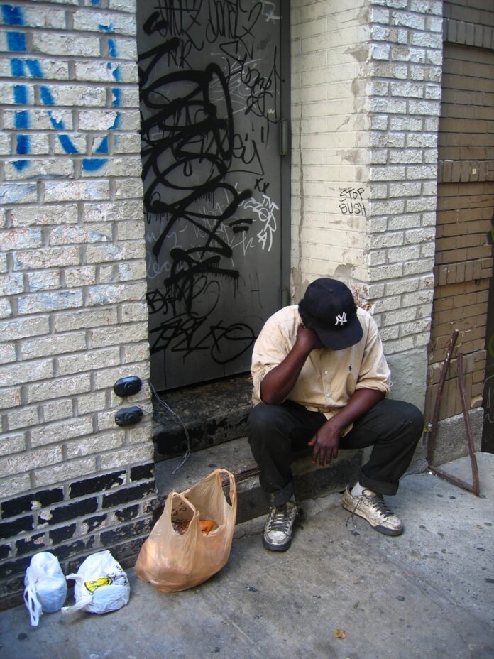 : A homeless man down and out in New York City. Date 24 September 2004, 13:01:52 Source Own work Author Lujoma ny